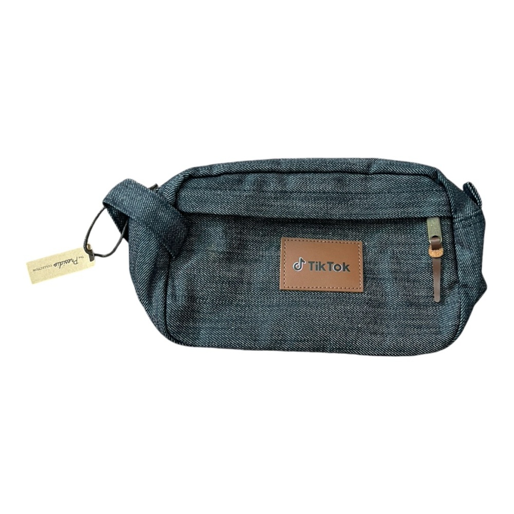 ✨🆕 and Never Been used TikTok Toiletry bag